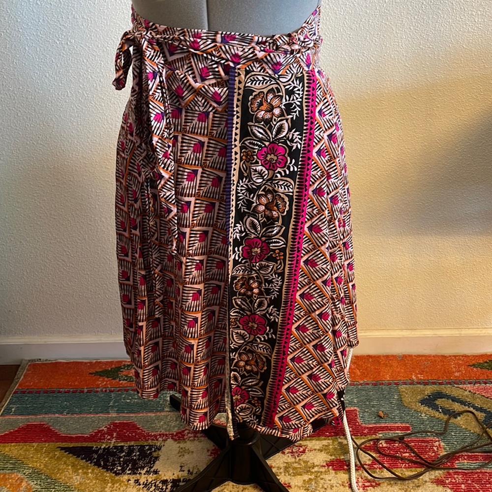 EXPRESS Floral Wrap & tie Front Maxi Skirt Sz L forgiving waist boho cute